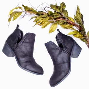 《Rock & Candy》 Lipton Black Cut Out Booties